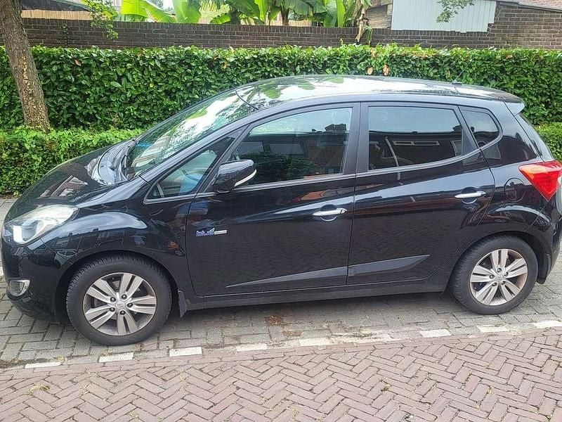 Zwart Gebruikt 2013 Hyundai ix20 MPV | € 3.999 (Goede deal) - Afbeelding 1/4