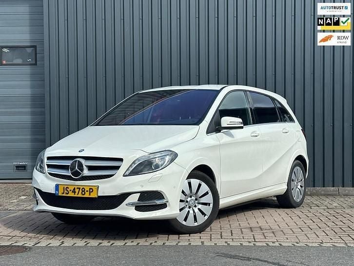 Gebruikt 2016 Mercedes B250e Edition MPV | € 10.985 (Super prijs) - Afbeelding 1/1