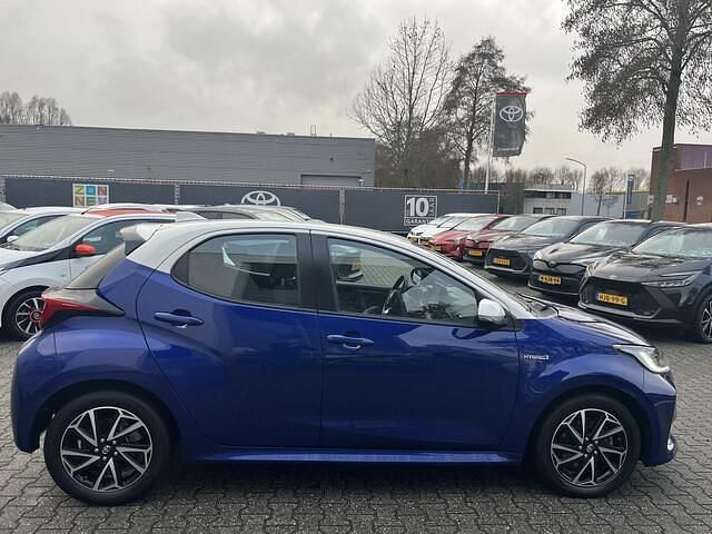 Occasion Toyota Yaris Executive 116 PK (85 kW) 2021 Blauw Hatchback