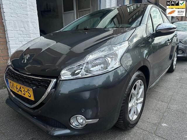 Grijs Gebruikt 2015 Peugeot 208 Style Hatchback | € 6.950 (Goede deal) - Afbeelding 1/4