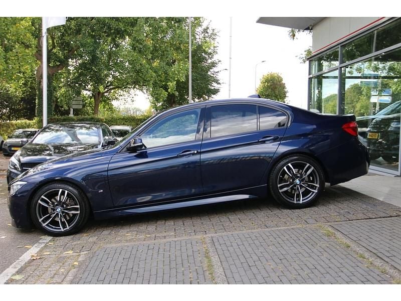 Occasion BMW 330 Executive 184 PK (135 kW) 2016 Blauw Sedan