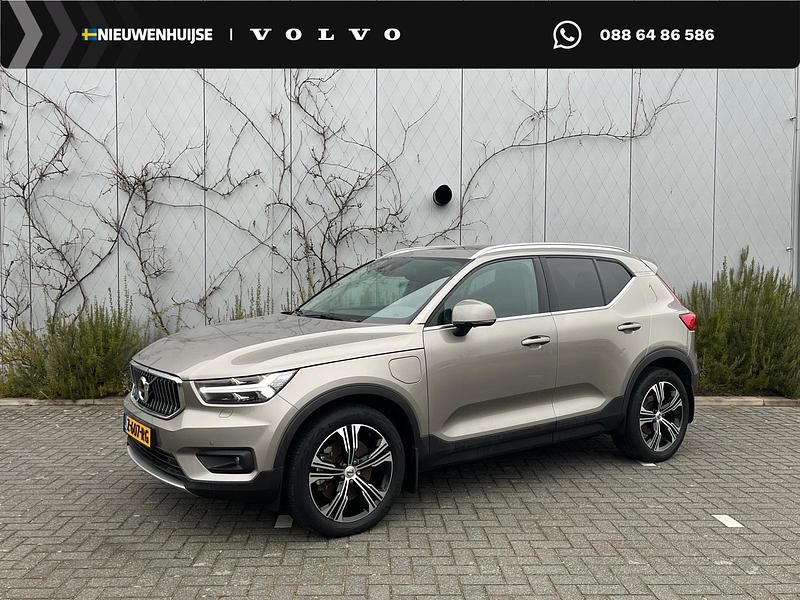 Grijs Occasion 2024 Volvo XC40 Inscription SUV | € 35.894 (Eerlijke prijs) - Afbeelding 1/4