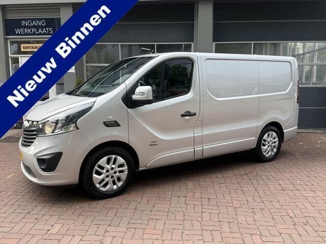Grijs Gebruikt 2016 Opel Vivaro Sport Van | € 9.750 (Goede deal) - Afbeelding 1/4