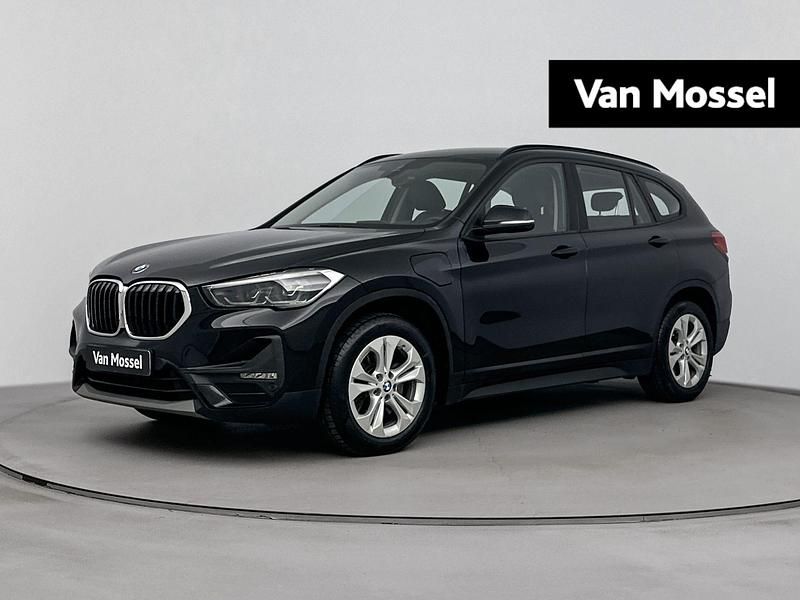Zwart Gebruikt 2021 BMW X1 Executive SUV | € 27.900 (Eerlijke prijs) - Afbeelding 1/4