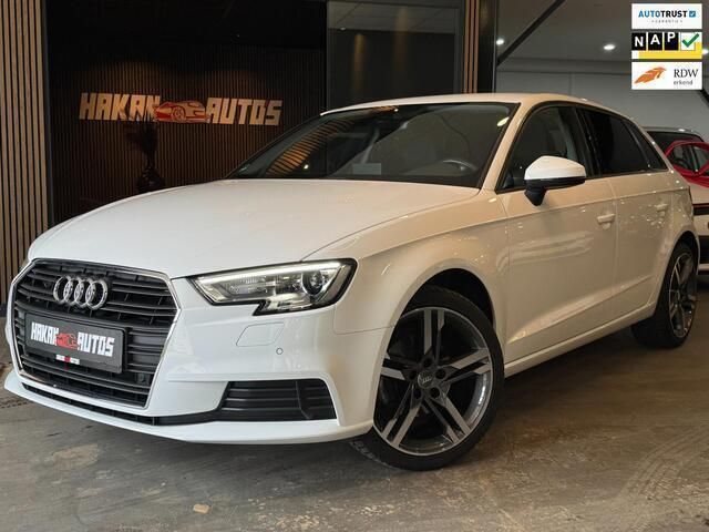 Wit Gebruikt 2018 Audi A3 Sportback Proline Hatchback | € 16.995 (Eerlijke prijs) - Afbeelding 1/4