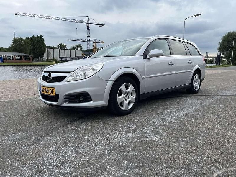 Grijs Gebruikt 2005 Opel Vectra Business Stationwagen | € 2.000 (Eerlijke prijs) - Afbeelding 1/4