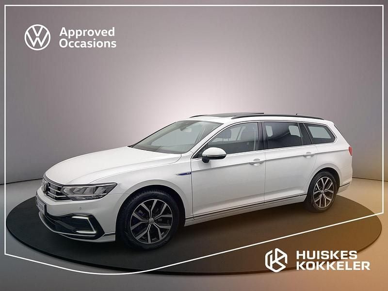 Wit Gebruikt 2021 VW Passat Business Stationwagen | € 27.000 (Eerlijke prijs) - Afbeelding 1/4