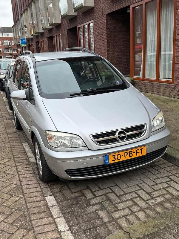 Gebruikt 2004 Opel Zafira MPV | € 1.399 (Eerlijke prijs) - Afbeelding 1/4