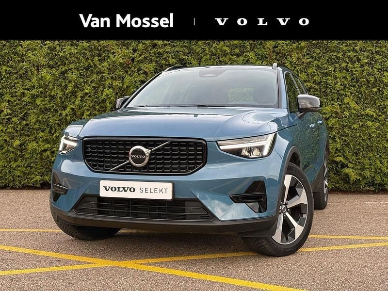 Blauw Occasion 2025 Volvo XC40 Plus SUV | € 43.940 (Eerlijke prijs) - Afbeelding 1/4