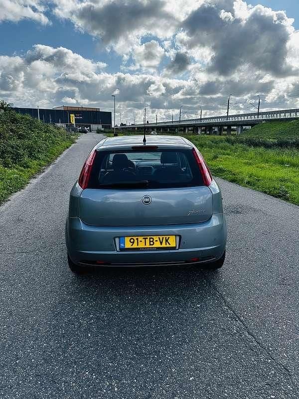 Grijs Gebruikt 2006 Fiat Punto Sport Hatchback | € 1.999 (Eerlijke prijs) - Afbeelding 1/4