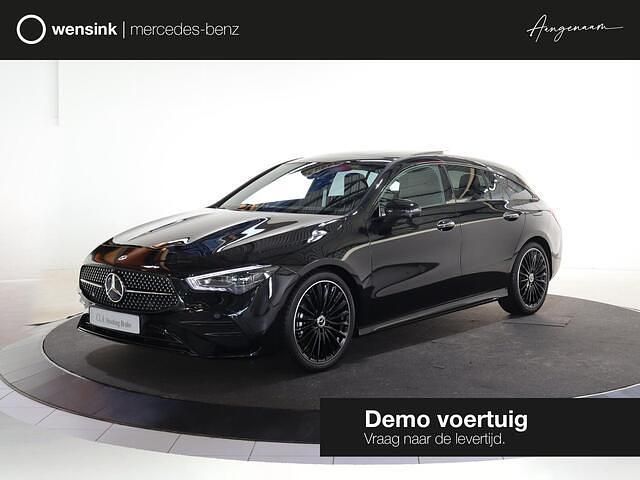 Zwart Nieuw 2025 Mercedes CLA180 Shooting Brake Business Stationwagen | € 50.900 (Super prijs) - Afbeelding 1/4
