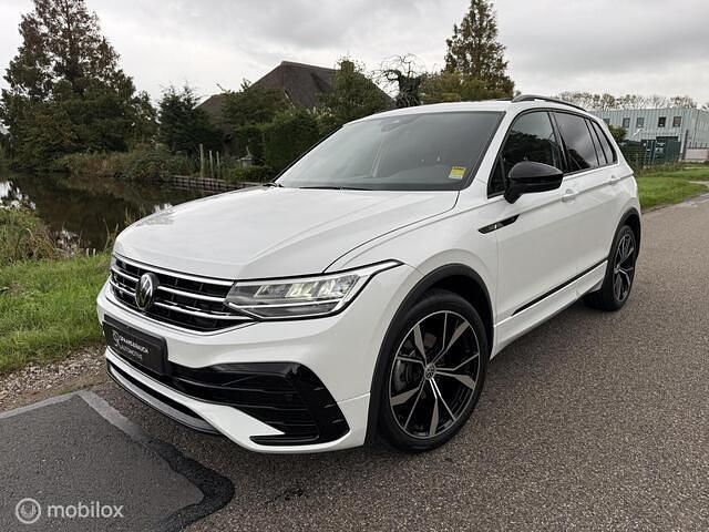 Wit Gebruikt 2024 VW Tiguan R-line SUV | € 42.695 (Super prijs) - Afbeelding 1/4