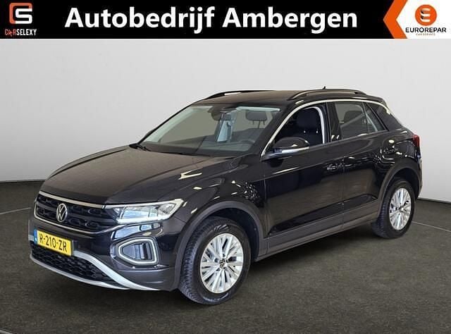 Zwart Gebruikt 2023 VW T-Roc Life SUV | € 24.900 (Eerlijke prijs) - Afbeelding 1/4