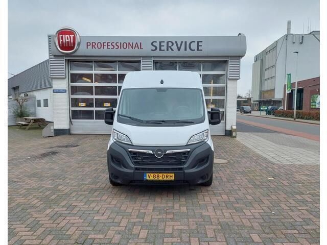 Wit Gebruikt 2023 Opel Movano Van | € 30.950 - Afbeelding 1/4