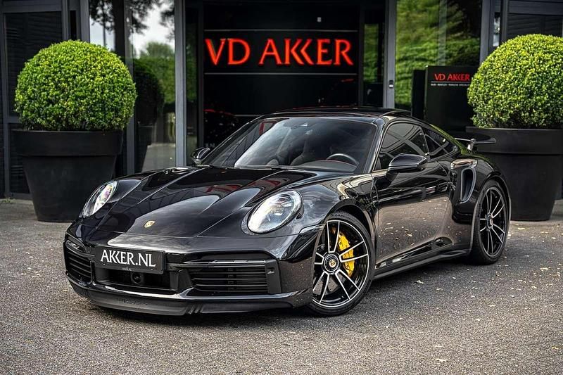 Zwart Gebruikt 2023 Porsche 992 Coupé | € 289.880 - Afbeelding 1/4