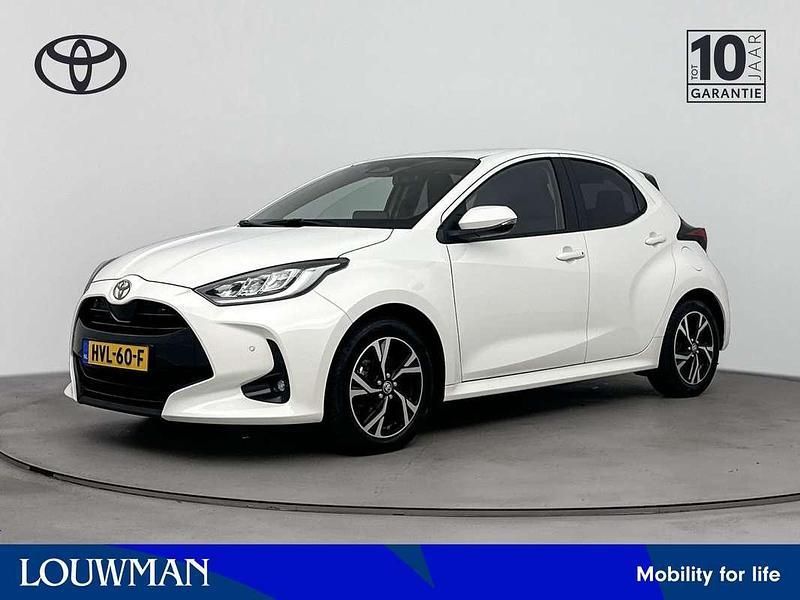 Wit Gebruikt 2024 Toyota Yaris Hybrid Limited Hatchback | € 24.945 (Eerlijke prijs) - Afbeelding 1/3