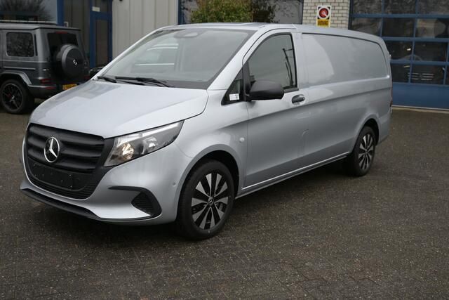Zilver Nieuw 2024 Mercedes Vito MPV | € 48.950 (Super prijs) - Afbeelding 1/4