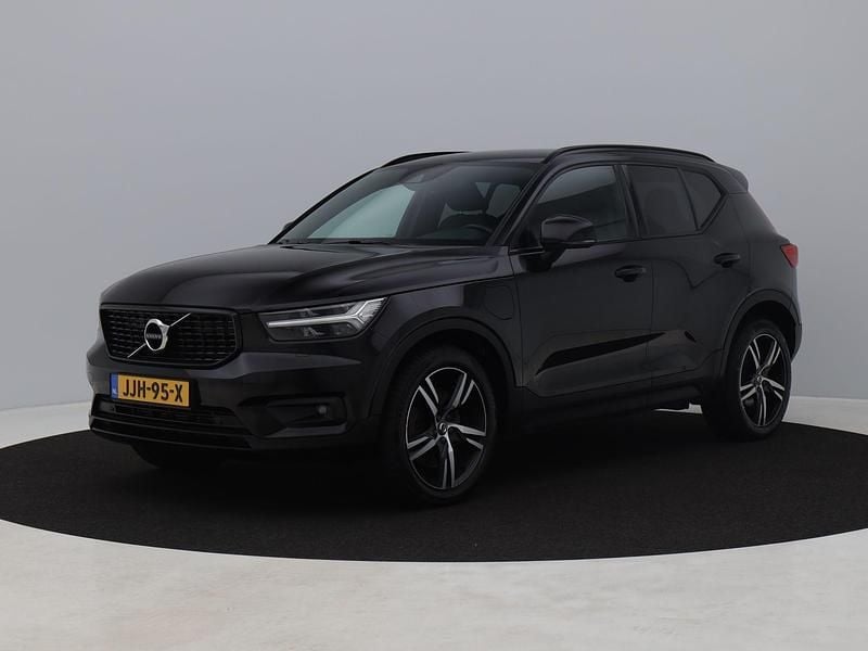 Zwart Gebruikt 2020 Volvo XC40 R-Design SUV | € 26.400 (Goede deal) - Afbeelding 1/4