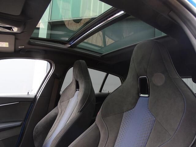 Occasion BMW M135 Executive 306 PK (225 kW) 2021 Blauw Hatchback