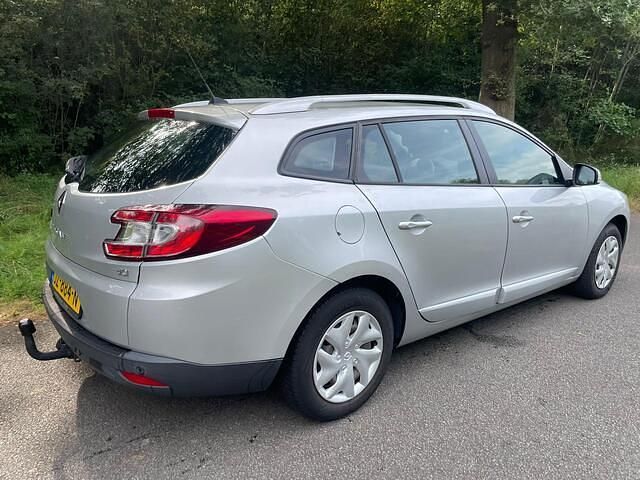 Occasion Renault Mégane GrandTour Authentique 110 PK (80 kW) 2014 Grijs Stationwagen