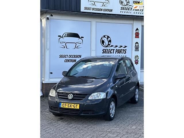 Grijs Occasion 2006 VW Fox Trendline Hatchback | € 1.400 (Eerlijke prijs) - Afbeelding 1/4