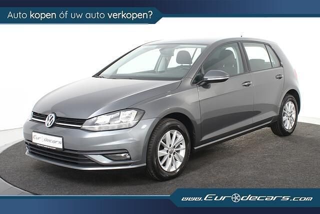 Grijs, metallic lak Gebruikt 2017 VW Golf VII Comfortline Hatchback | € 11.850 (Eerlijke prijs) - Afbeelding 1/4