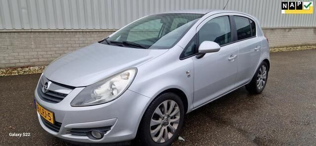 Grijs Gebruikt 2010 Opel Corsa Edition Hatchback | € 2.000 (Eerlijke prijs) - Afbeelding 1/4