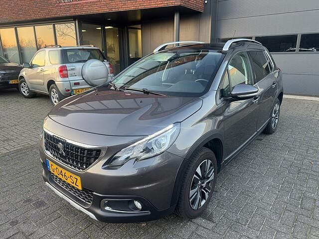Grijs Gebruikt 2019 Peugeot 2008 Allure SUV | € 8.995 (Super prijs) - Afbeelding 1/4