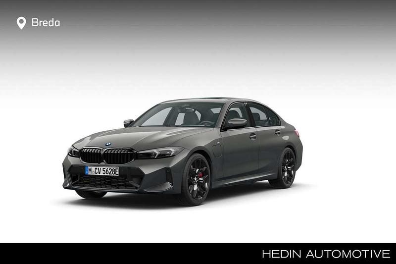 Grijs Gebruikt 2024 BMW 330e M Sport Sedan | € 73.134 (Eerlijke prijs) - Afbeelding 1/4