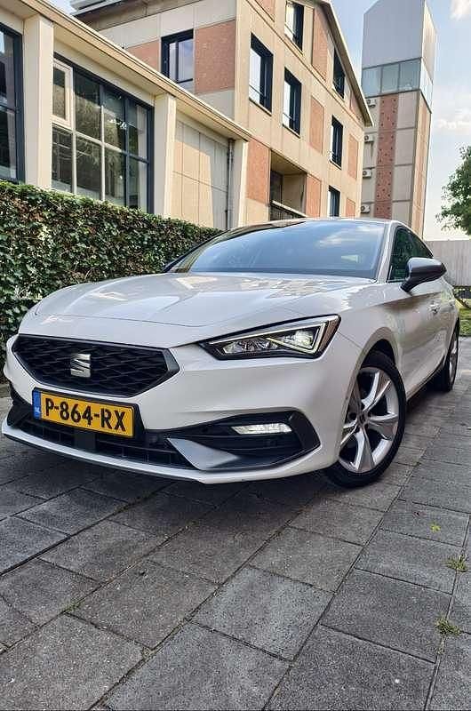 Wit Gebruikt 2021 Seat Leon Style Stationwagen | € 18.950 (Goede deal) - Afbeelding 1/4