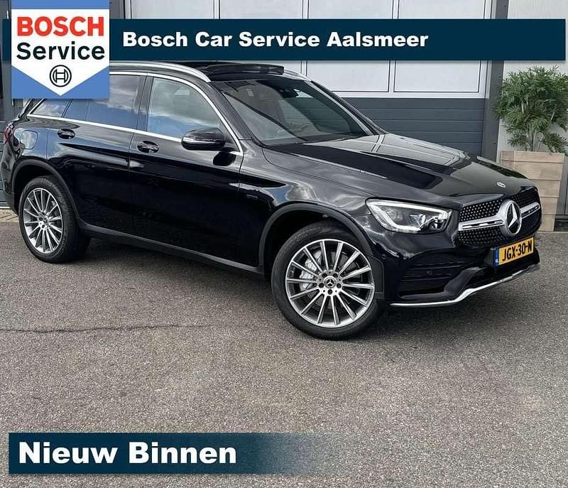 Zwart Gebruikt 2020 Mercedes GLC300e Premium SUV | € 38.450 (Eerlijke prijs) - Afbeelding 1/4