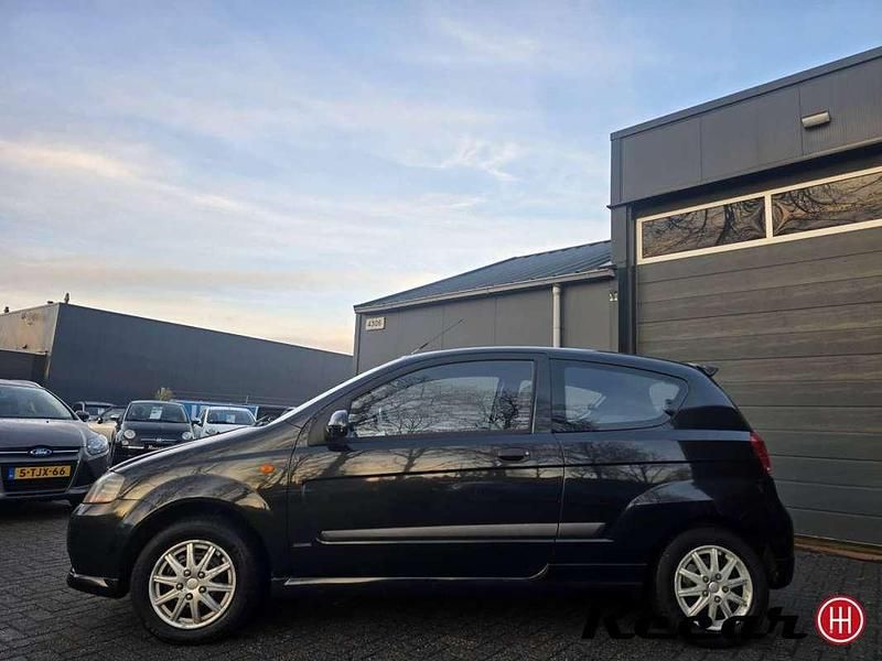 Occasion Chevrolet Kalos 94 PK (69 kW) 2006 Zwart Hatchback