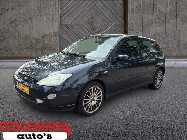 Blauw Gebruikt 2001 Ford Focus Collection Hatchback | € 450 (Goede deal) - Afbeelding 1/4