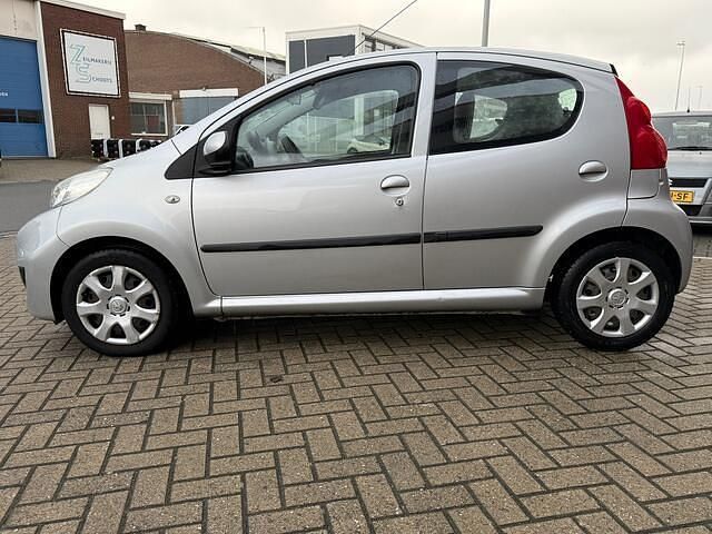 Occasion Peugeot 107 68 PK (50 kW) 2010 Grijs Hatchback