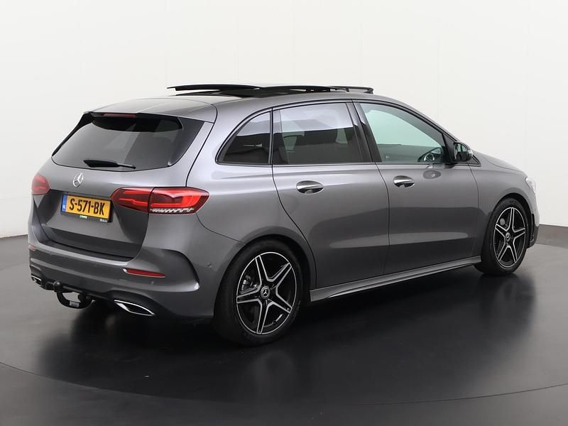 Occasion Mercedes B180 AMG line 2023 Grijs MPV