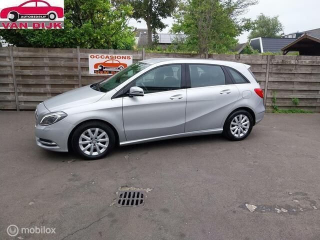 Grijs Gebruikt 2012 Mercedes B180 Ambition MPV | € 10.770 (Goede deal) - Afbeelding 1/4