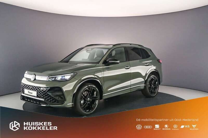 Groen Nieuw 2025 VW Tiguan R-line Edition SUV | € 65.770 (Iets duurder) - Afbeelding 1/4