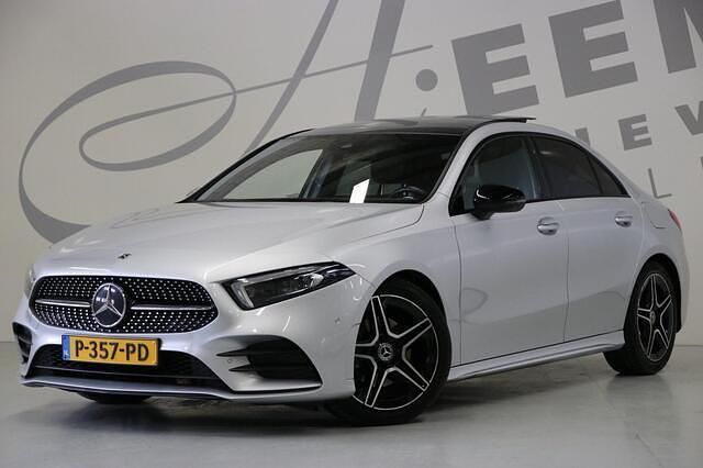 Occasion Mercedes A180 Business 136 PK (100 kW) 2022 Grijs Sedan