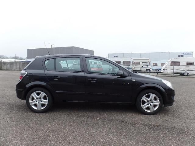 Occasion Opel Astra Executive 116 PK (85 kW) 2009 Zwart Hatchback