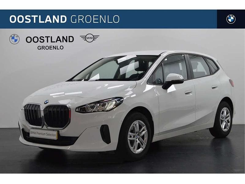Wit Gebruikt 2023 BMW 218 Active Tourer MPV | € 30.950 (Eerlijke prijs) - Afbeelding 1/4