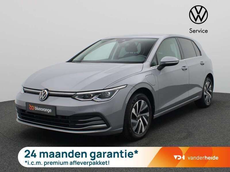Grijs Gebruikt 2022 VW Golf VIII Style Hatchback | € 28.500 (Eerlijke prijs) - Afbeelding 1/3