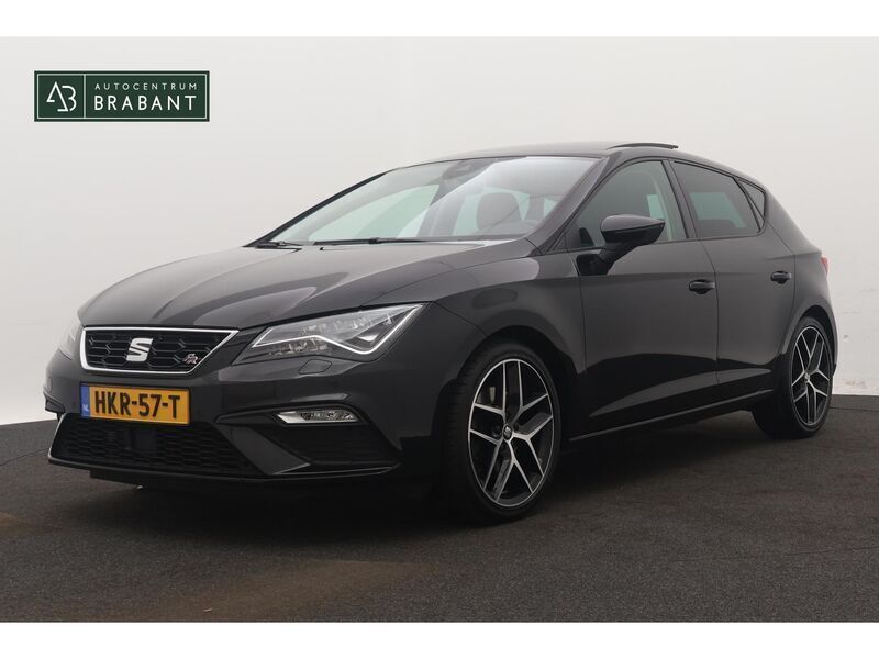 Zwart Gebruikt 2018 Seat Leon FR Hatchback | € 20.945 (Eerlijke prijs) - Afbeelding 1/4