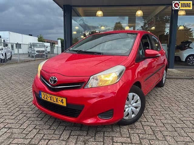 Rood Gebruikt 2012 Toyota Yaris Hatchback | € 7.250 (Eerlijke prijs) - Afbeelding 1/4