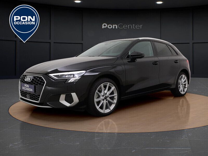 Zwart Gebruikt 2024 Audi A3 Sportback e-tron Advanced Sedan | € 34.750 (Eerlijke prijs) - Afbeelding 1/3