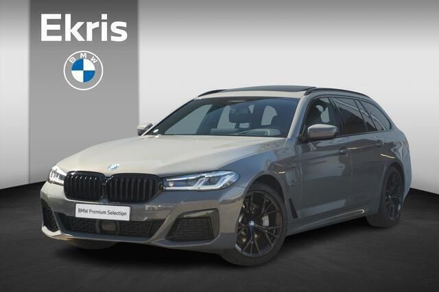 Grijs Gebruikt 2022 BMW 530e M Sport Stationwagen | € 42.900 (Iets duurder) - Afbeelding 1/4