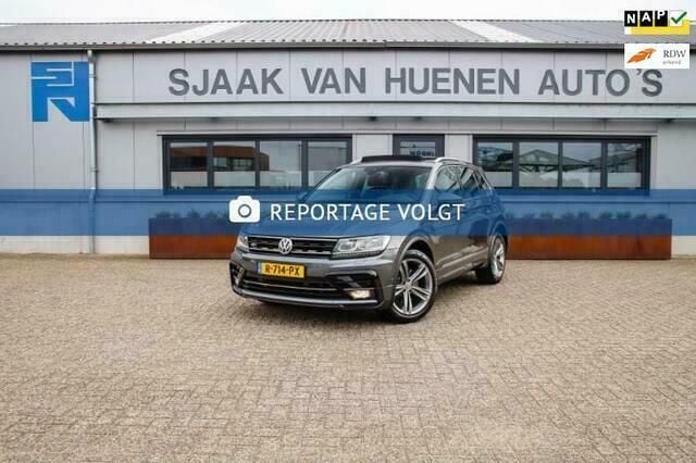 Grijs Gebruikt 2017 VW Tiguan Highline SUV | € 33.949 (Duur) - Afbeelding 1/4
