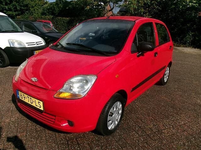 Rood Gebruikt 2006 Chevrolet Matiz Hatchback | € 1.450 (Eerlijke prijs) - Afbeelding 1/4