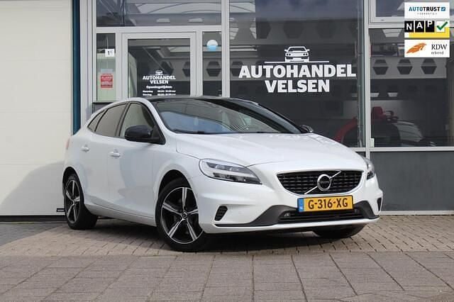 Wit Gebruikt 2019 Volvo V40 Stationwagen | € 21.990 (Eerlijke prijs) - Afbeelding 1/4