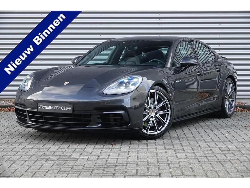 Grijs Gebruikt 2018 Porsche Panamera Sedan | € 49.900 - Afbeelding 1/4