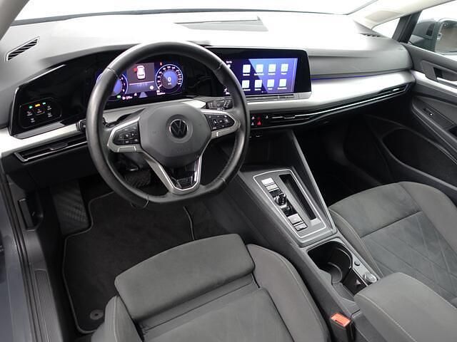 Occasion VW Golf VIII Highline 131 PK (96 kW) 2021 Grijs Hatchback